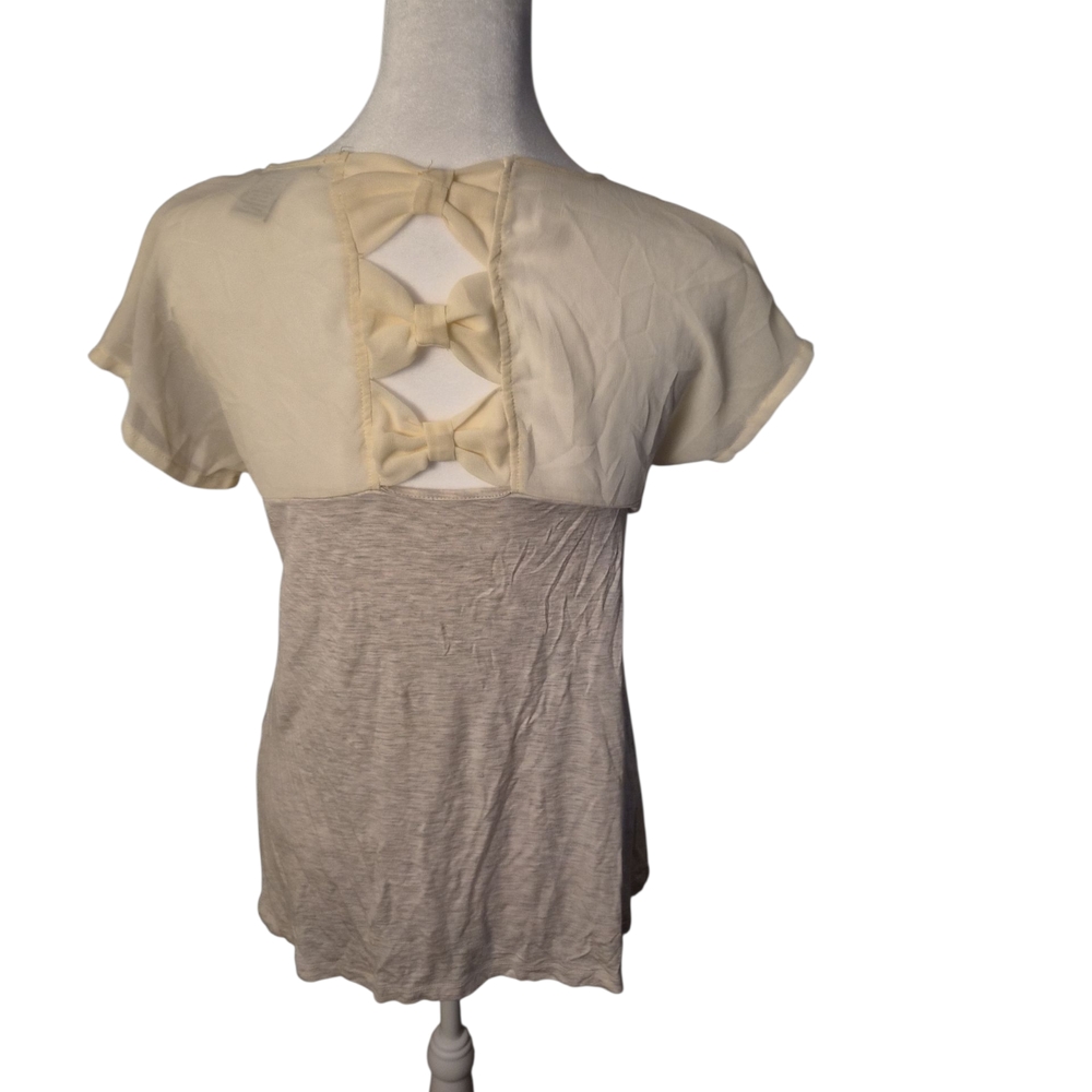 Design History Cream and Gray Blouse with Bow Accents